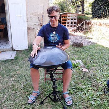 afbeelding-petra-met-handpan